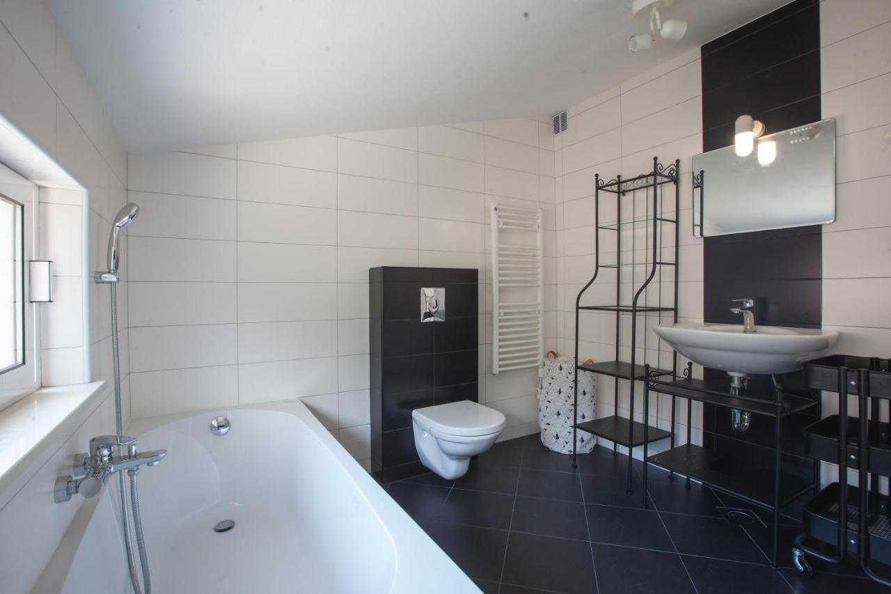 Apartments Leut 80M From The Sea Podgora Rum bild