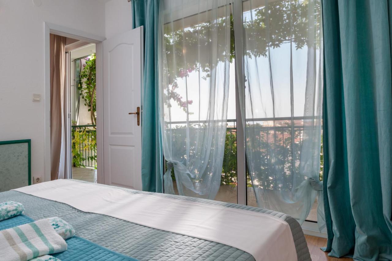 Apartments Leut 80M From The Sea Podgora Rum bild