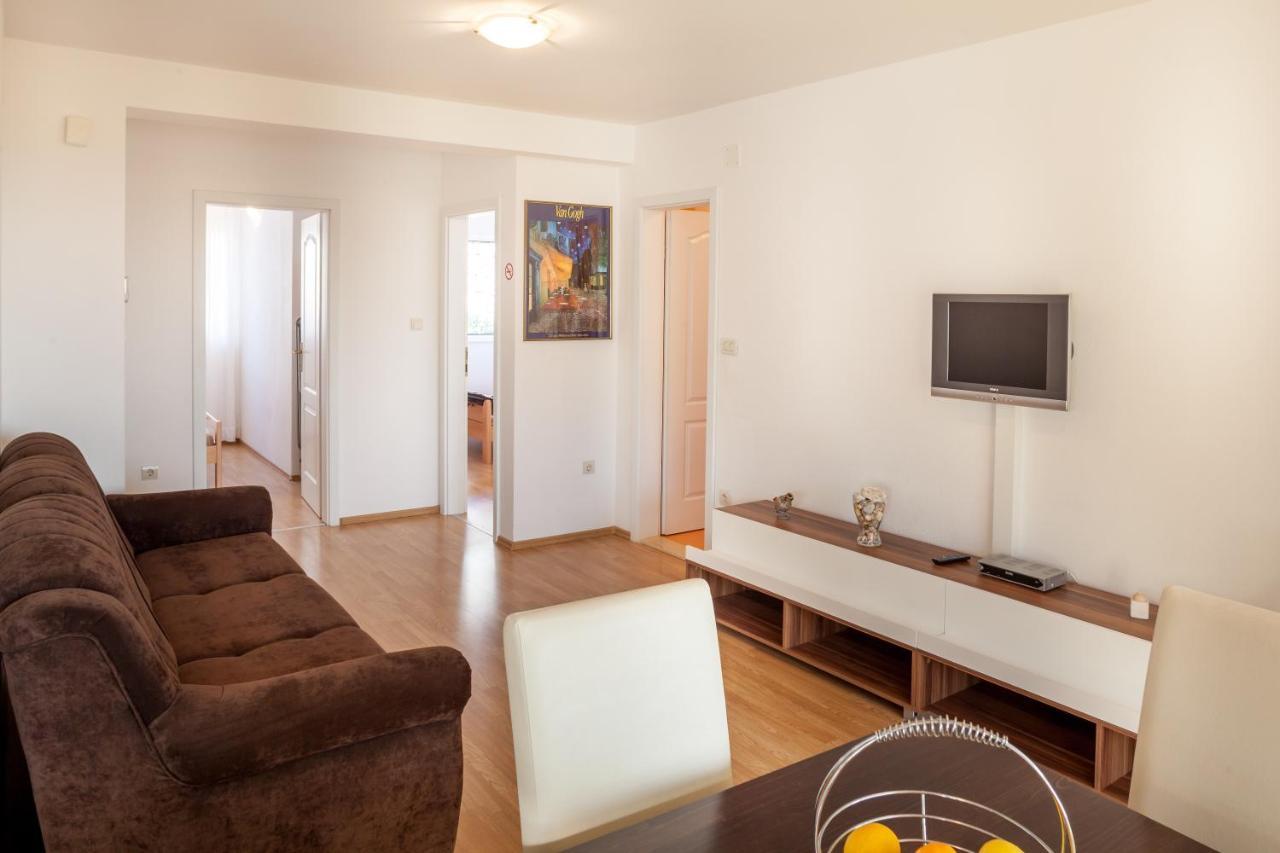 Apartments Leut 80M From The Sea Podgora Rum bild