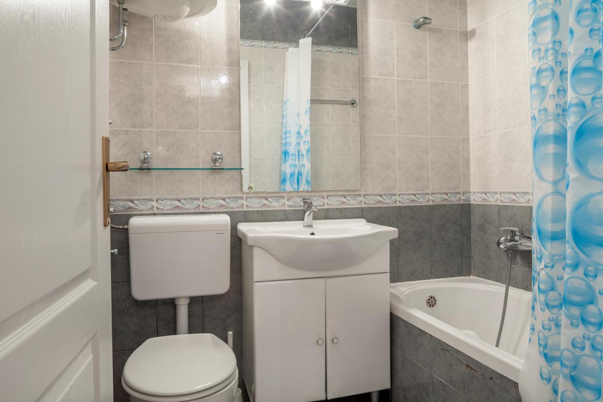 Apartments Leut 80M From The Sea Podgora Rum bild