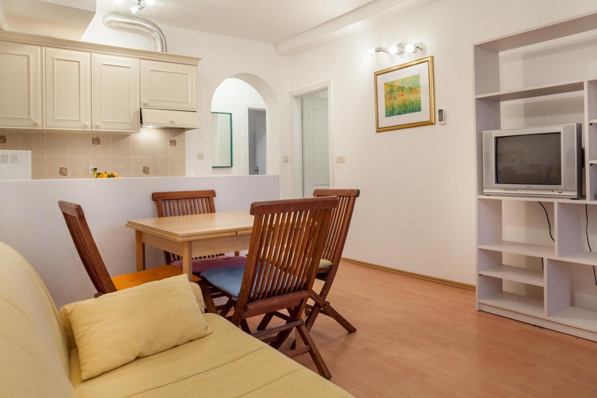Apartments Leut 80M From The Sea Podgora Rum bild