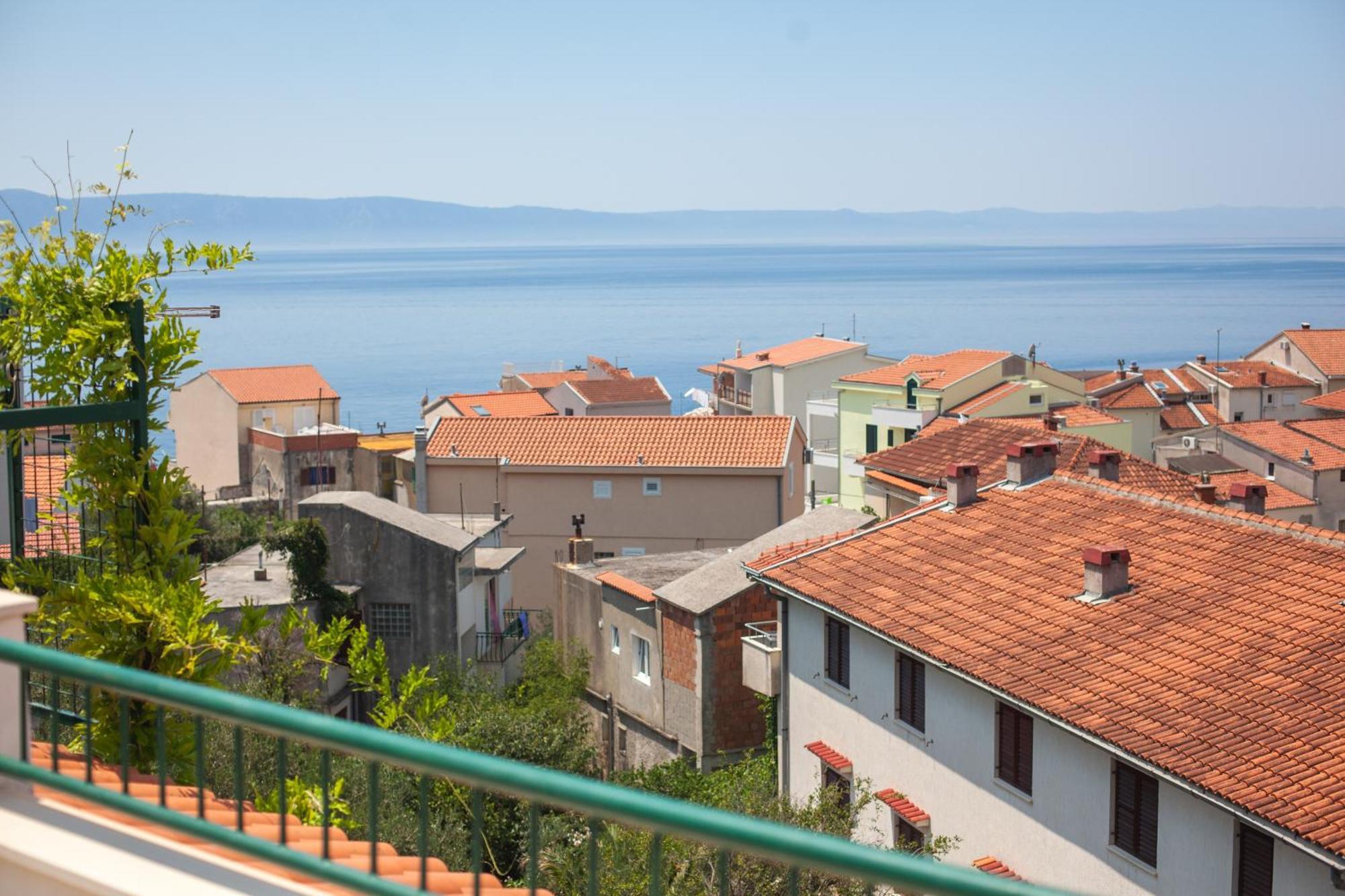 Apartments Leut 80M From The Sea Podgora Rum bild