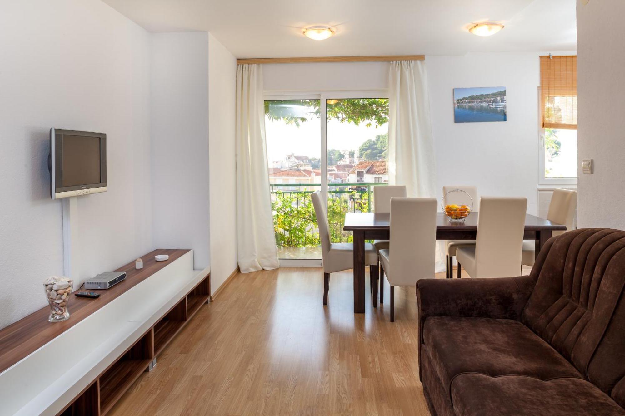 Apartments Leut 80M From The Sea Podgora Rum bild